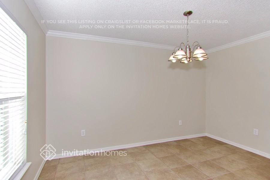 11806 Bentry St - Photo 3 of 21