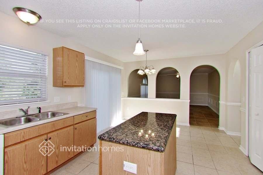 11806 Bentry St - Photo 7 of 21