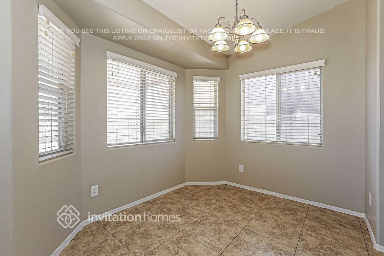 1667 S Stetson Ct - Photo 6 of 17