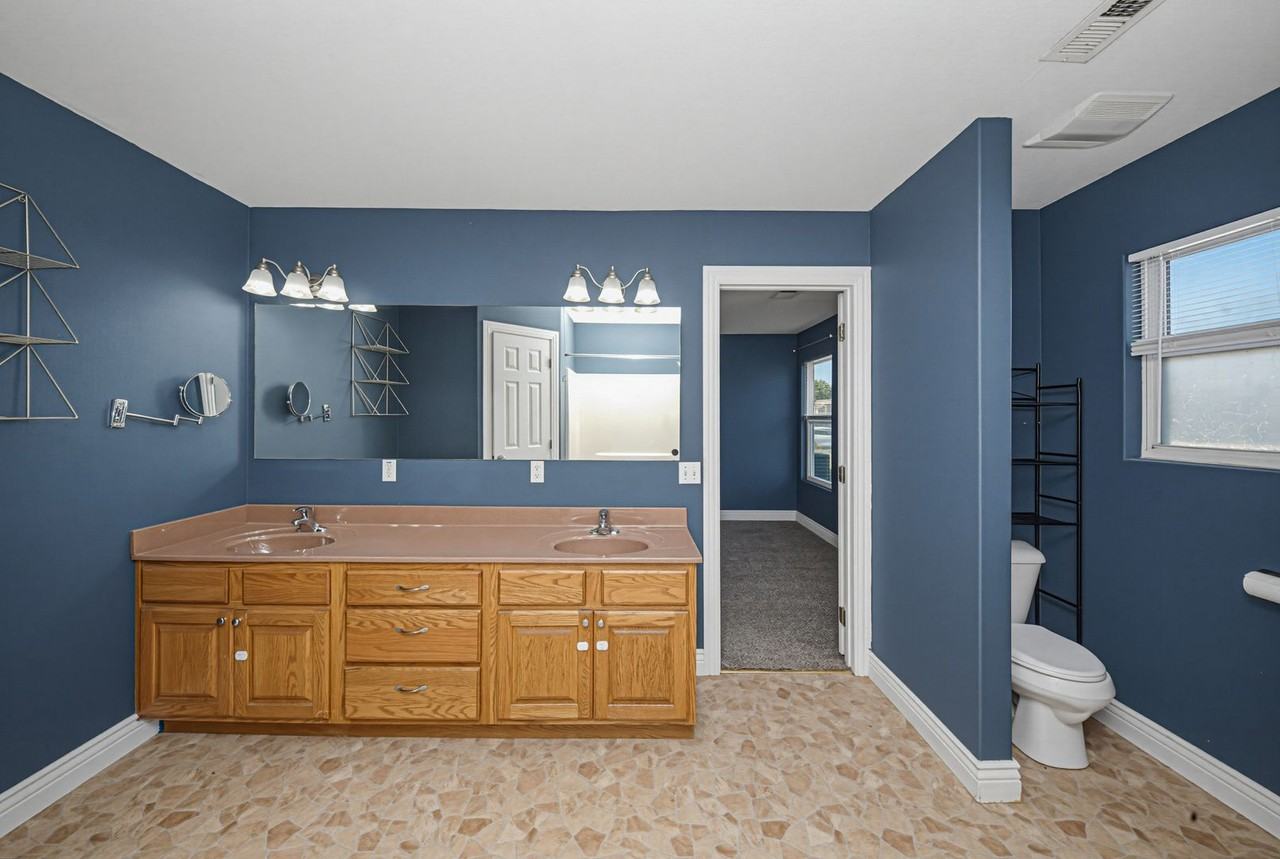 1531 N Clay St - Photo 2 of 35