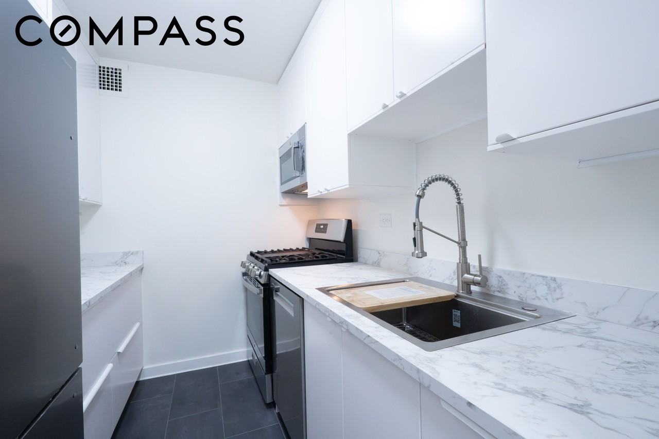 170 W End Ave #20R - Photo 5 of 11