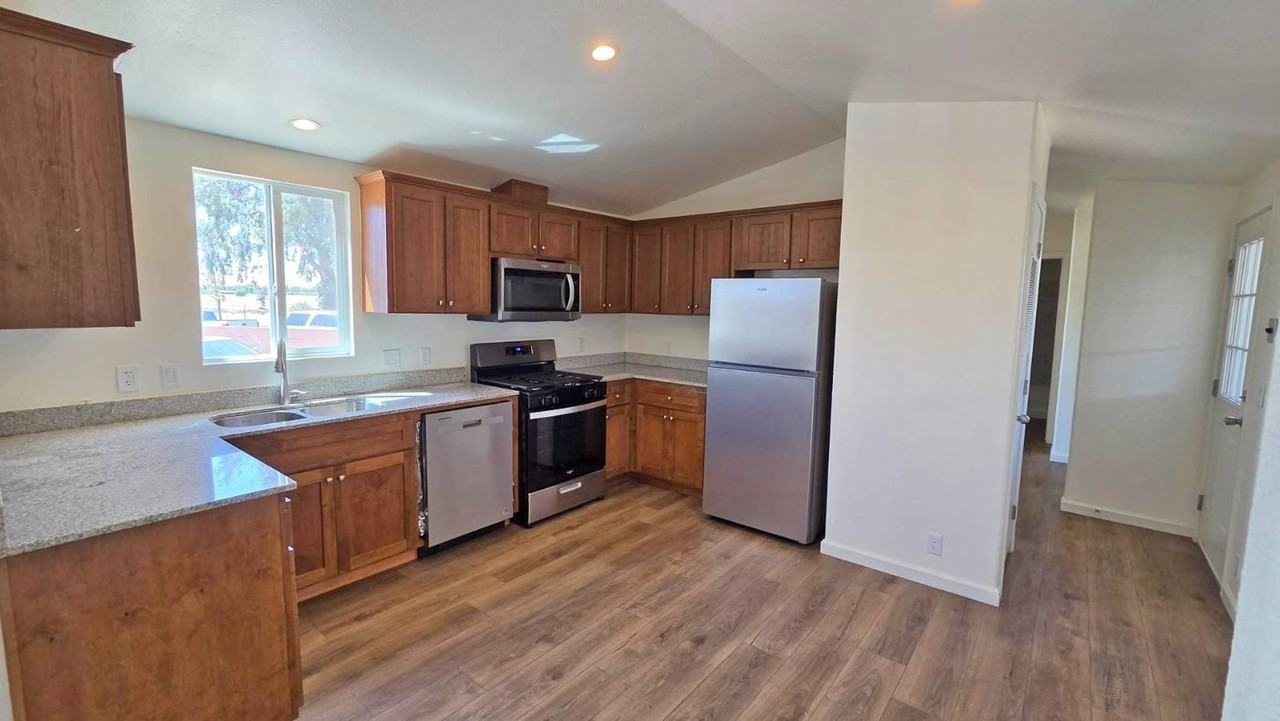 1281 Elizabeth St #AM86 - Photo 2 of 12