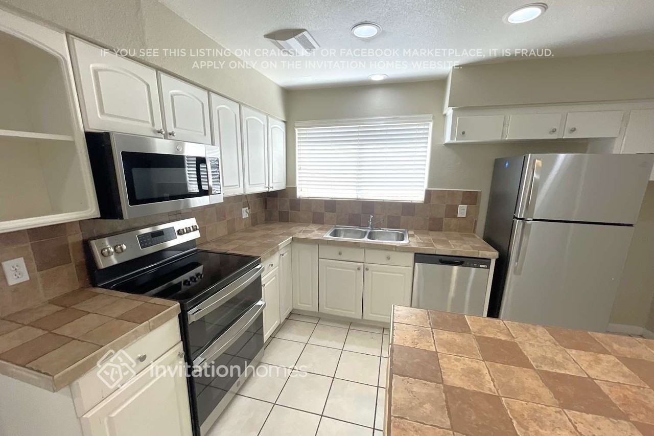 6717 W Hazelwood St - Photo 5 of 15