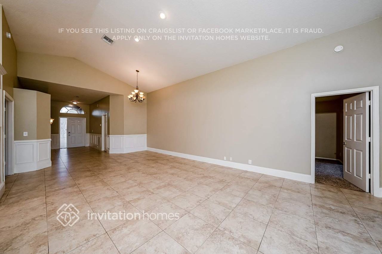 7810 Hoffy Cir - Photo 3 of 17