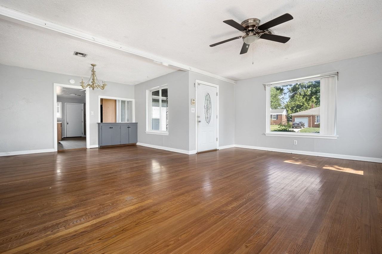 2804 Nw 46th St - Photo 2 of 21