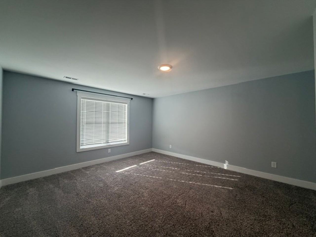 3050 Candlelight Dr - Photo 5 of 25