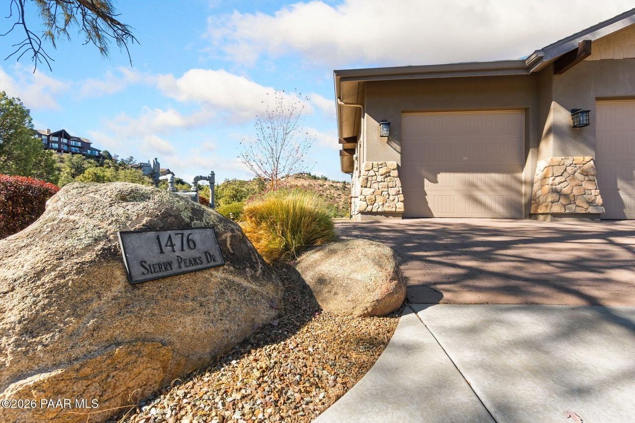 1476 Sierry Peaks Dr - Photo 3 of 50