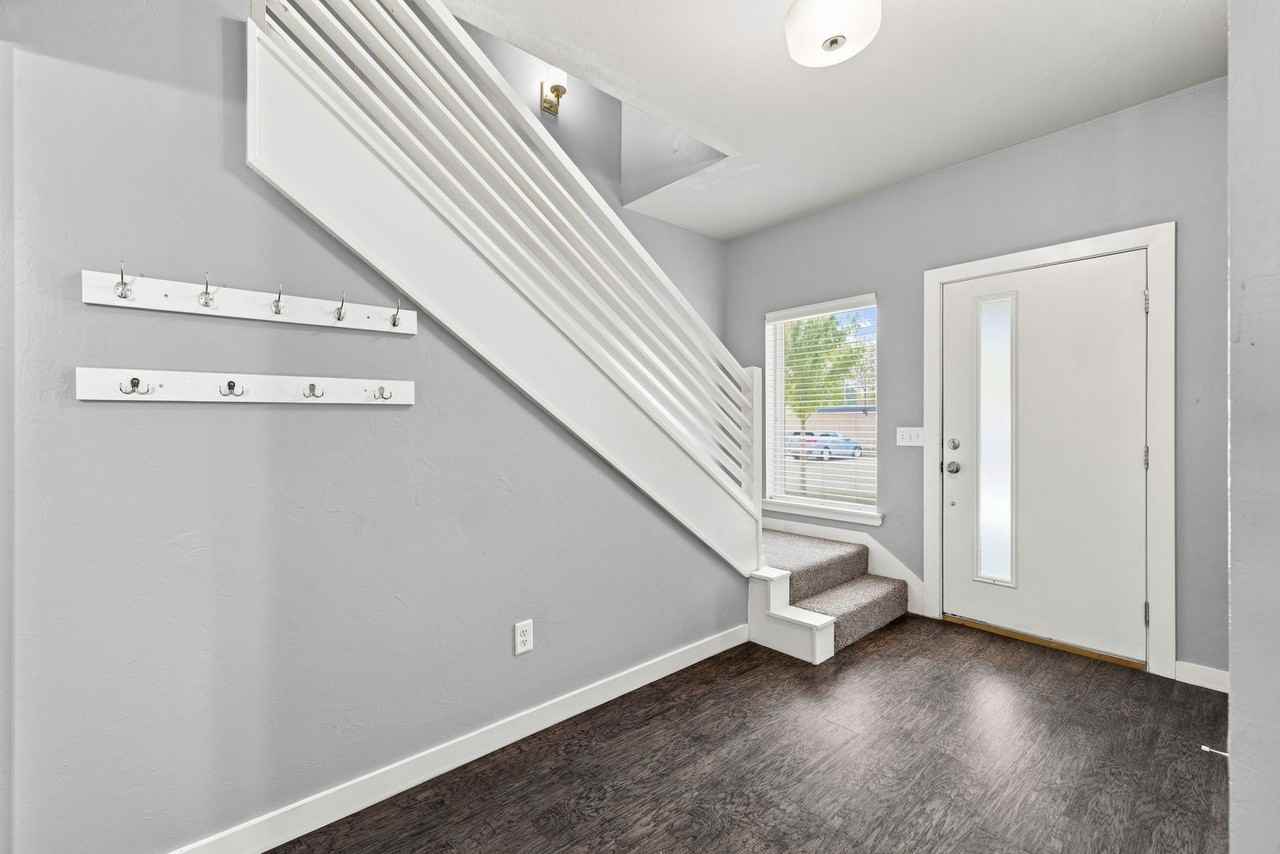 17612 Hampton Park Dr #B - Photo 4 of 20