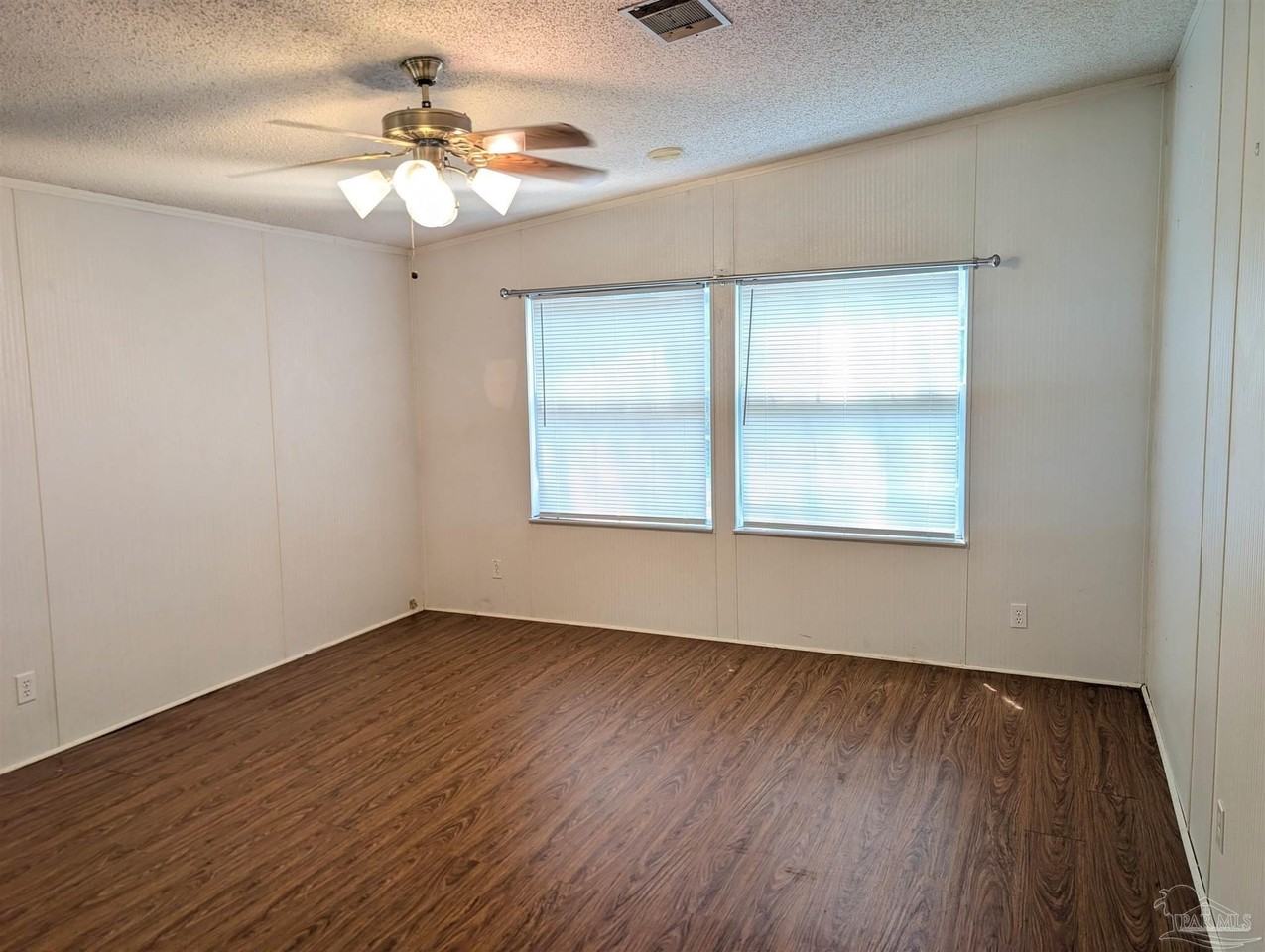 4373 Avalon Blvd - Photo 5 of 32