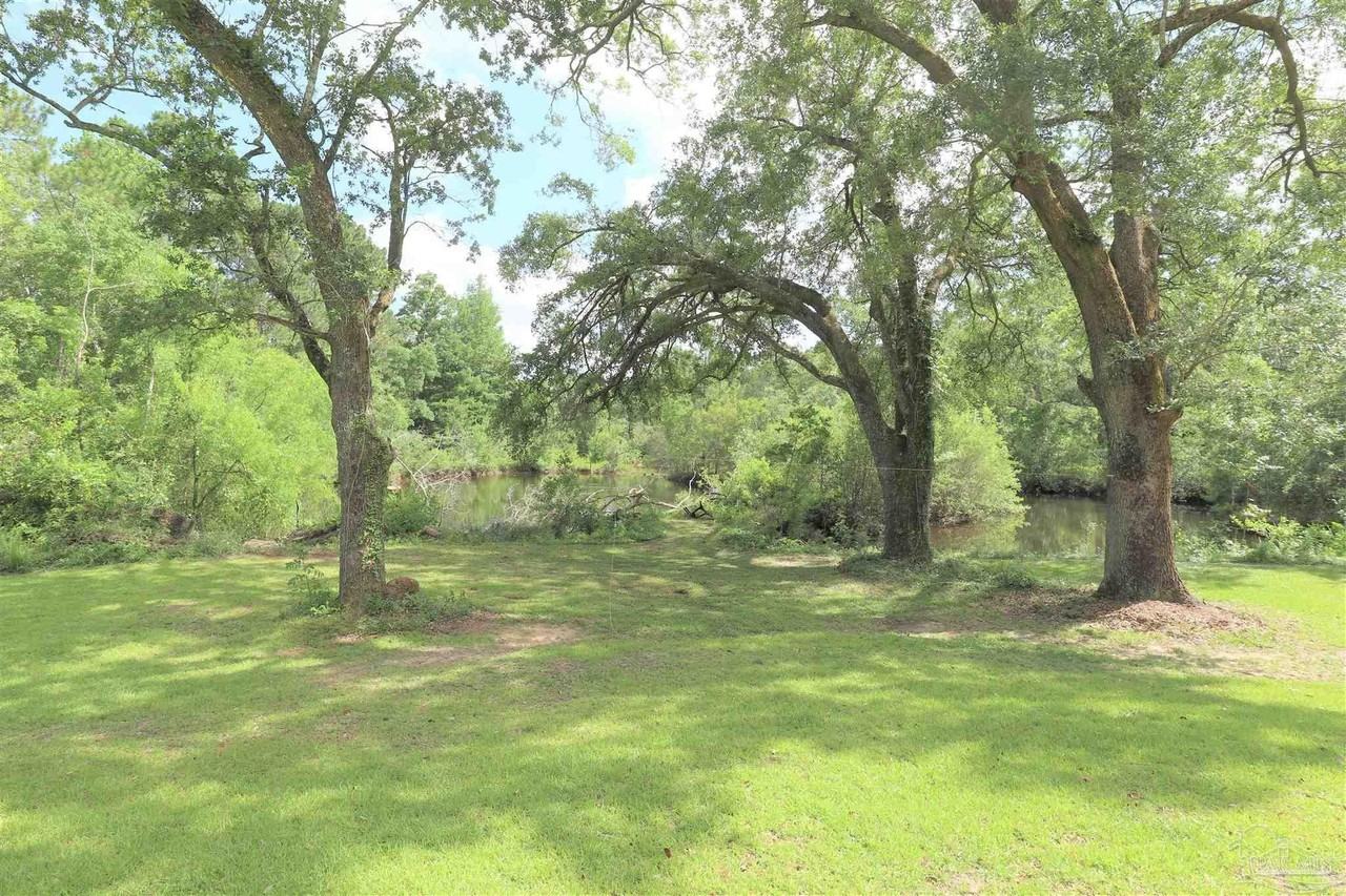 1381 W Roberts Rd - Photo 4 of 26