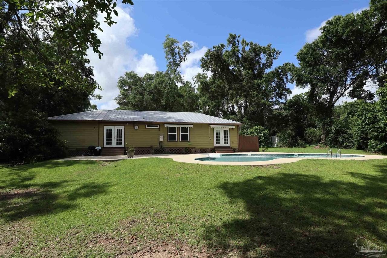 1381 W Roberts Rd - Photo 6 of 26