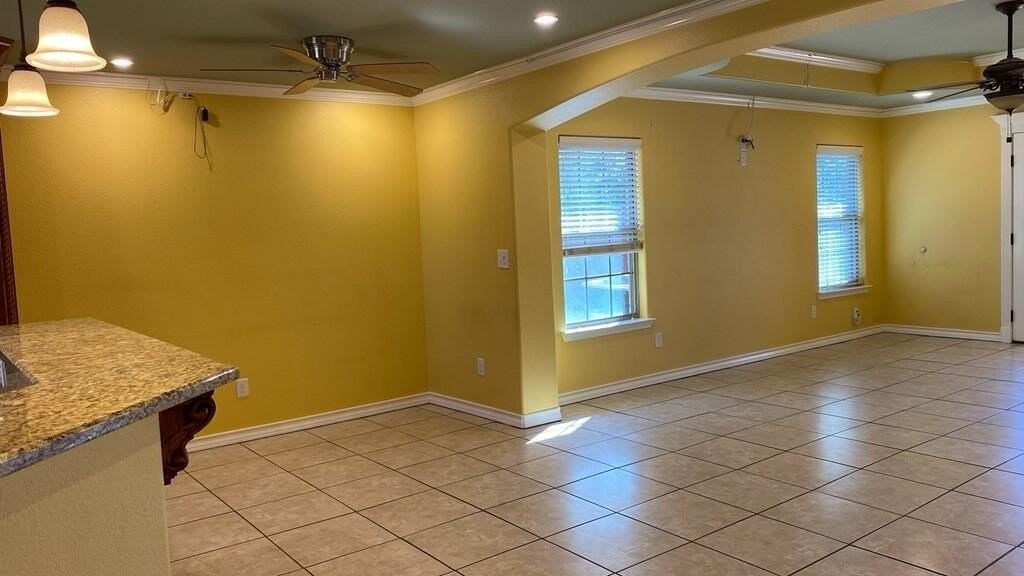 709 N Tyler St - Photo 6 of 9