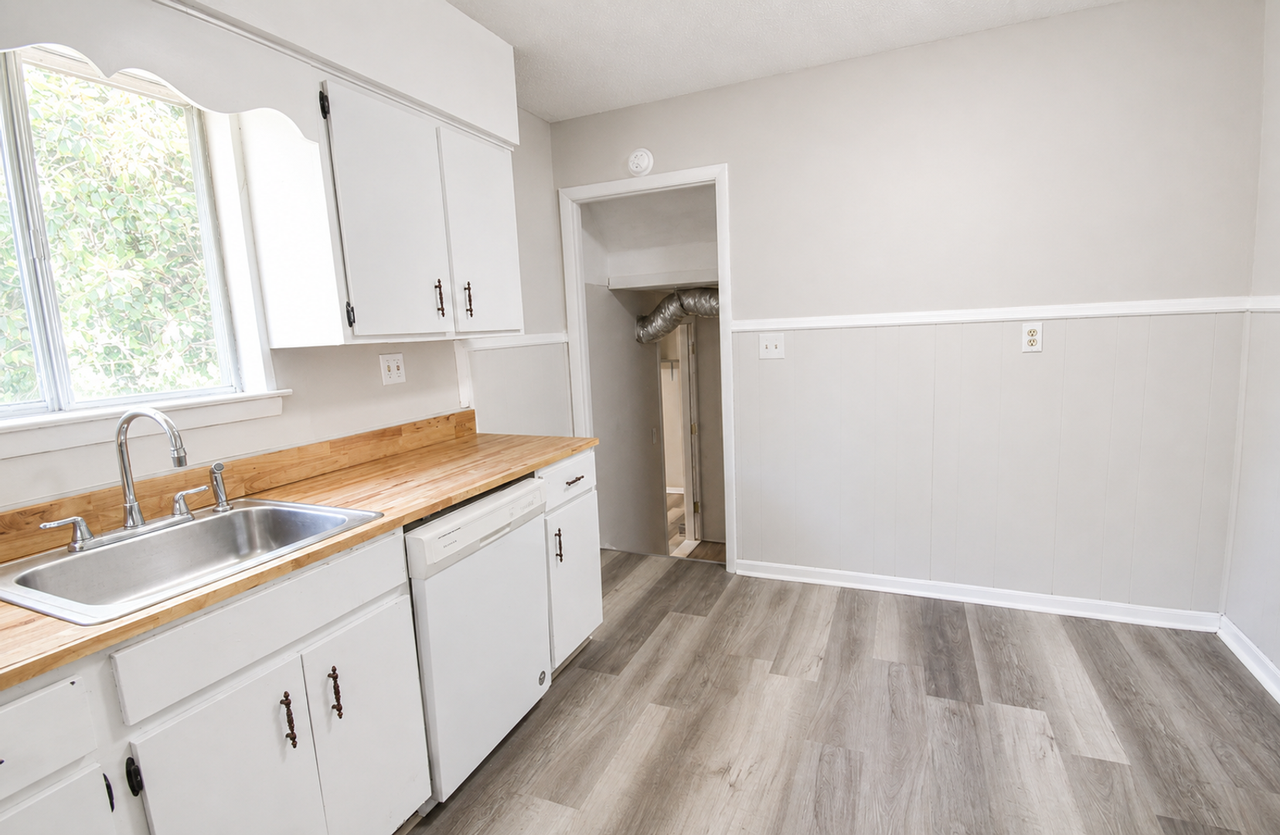 3602 Missionaire Ave - Photo 4 of 15