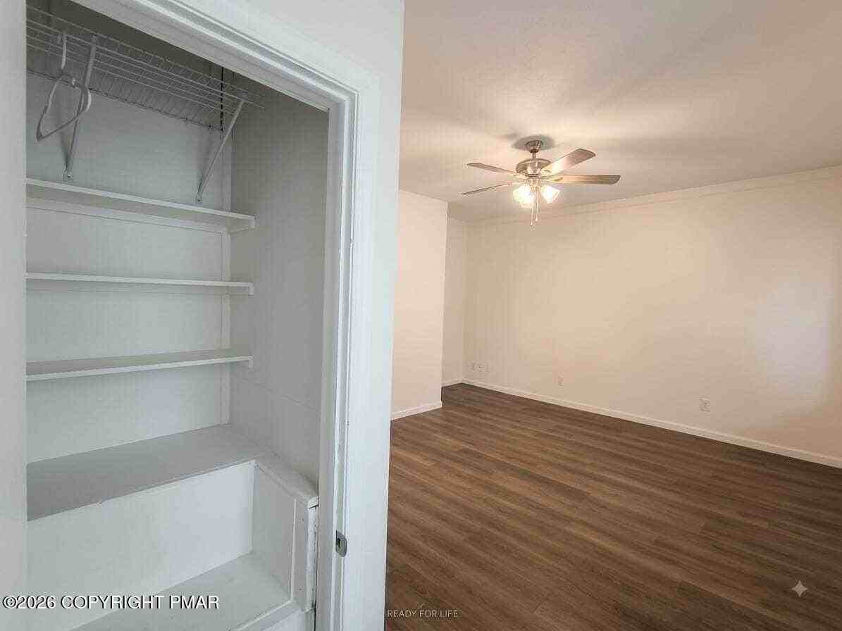 717 Main St - Photo 4 of 14