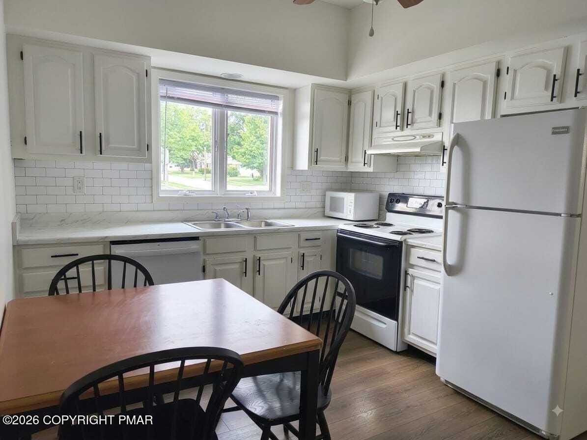 717 Main St - Photo 5 of 14