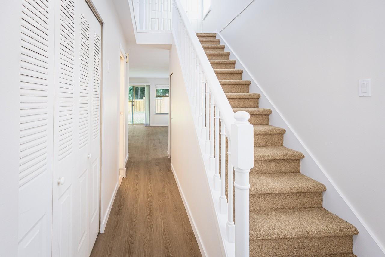 Abbey Glenn Townhomes - Cedar - Photo 2 of 11
