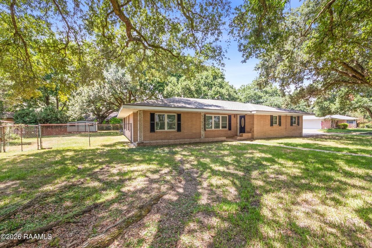 200 Stephanie Ave - Photo 2 of 28