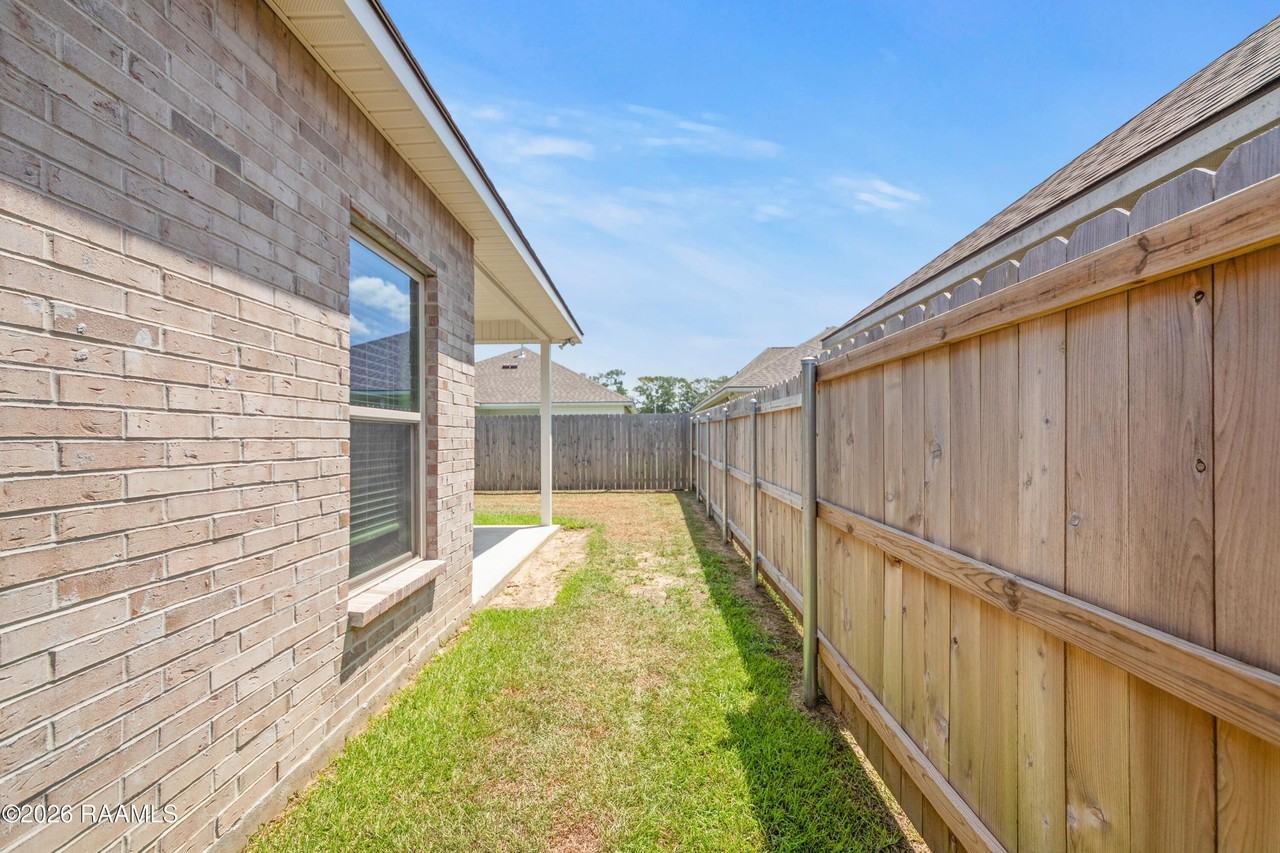 218 Peppercorn Way - Photo 4 of 32