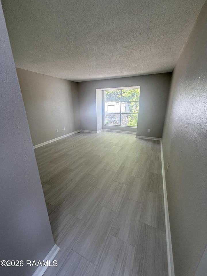 200 High Meadows Blvd #204 - Photo 3 of 12