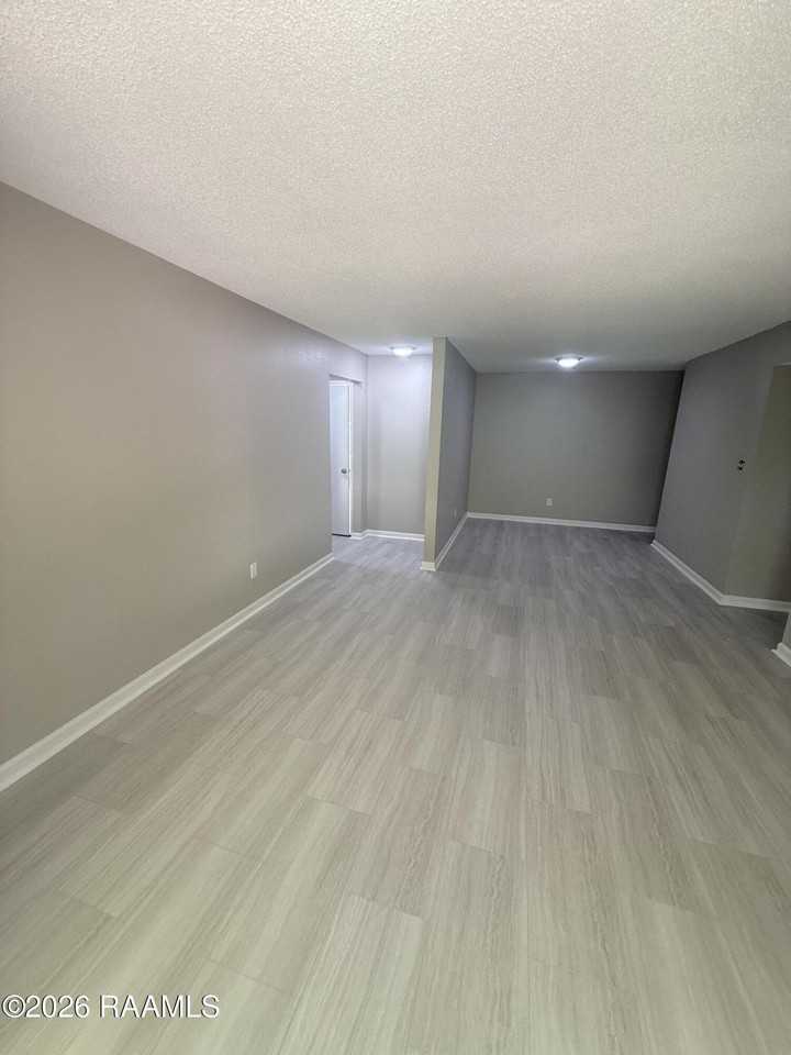 200 High Meadows Blvd #204 - Photo 4 of 12