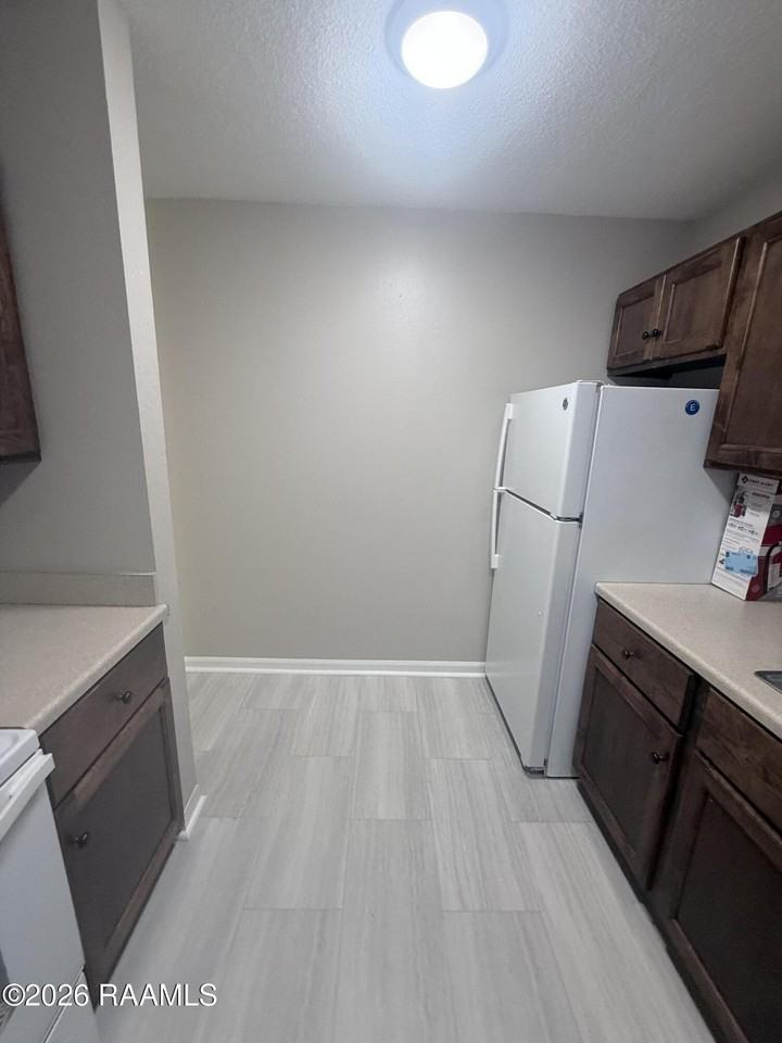 200 High Meadows Blvd #204 - Photo 7 of 12