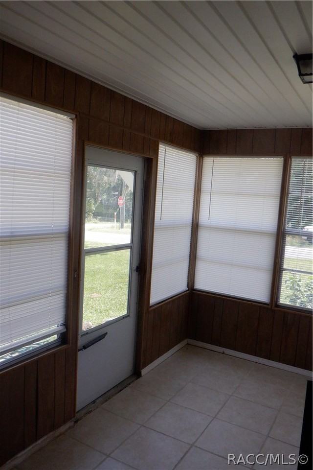 2933 E Bradley St - Photo 3 of 12