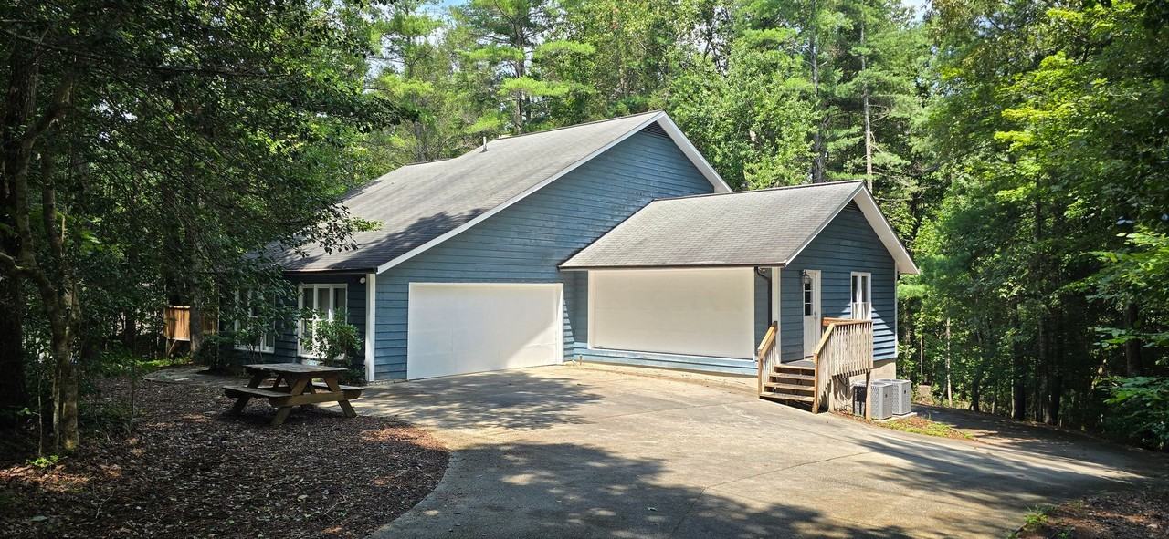 2726 Pheasant Run St - Photo 2 of 30