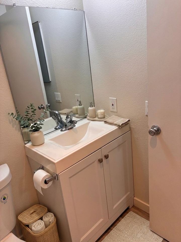 10231 Pinewood Ave - Photo 5 of 23