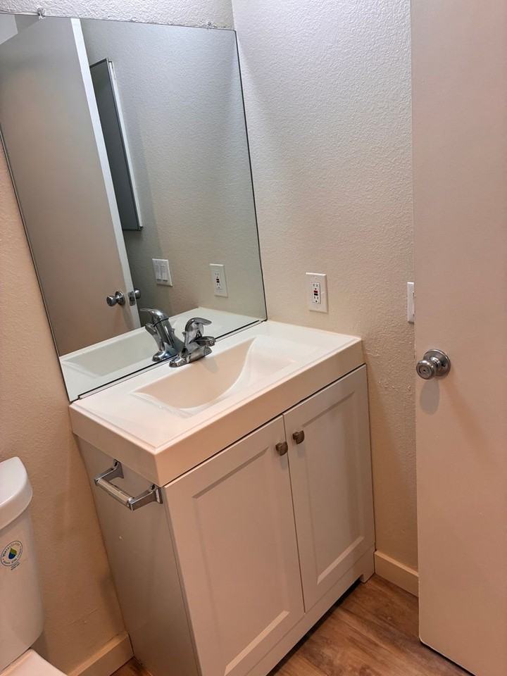 10231 Pinewood Ave - Photo 6 of 23