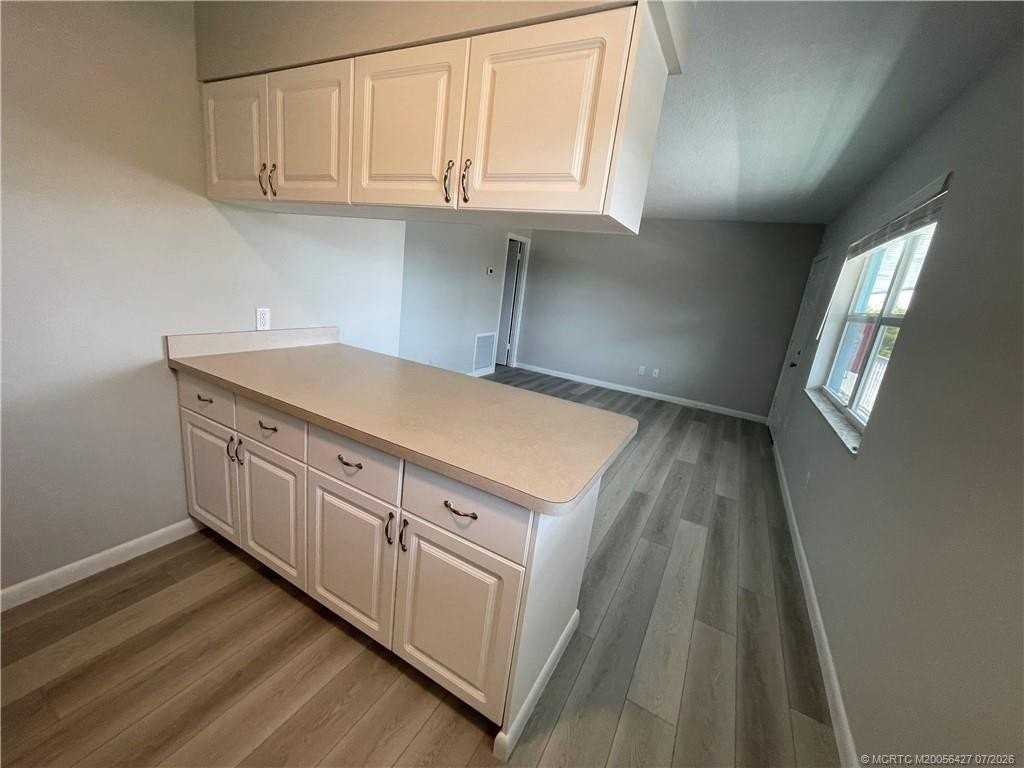 661 Hernando St #8 - Photo 4 of 8