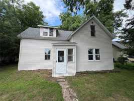 featured image of 1809 6th St E