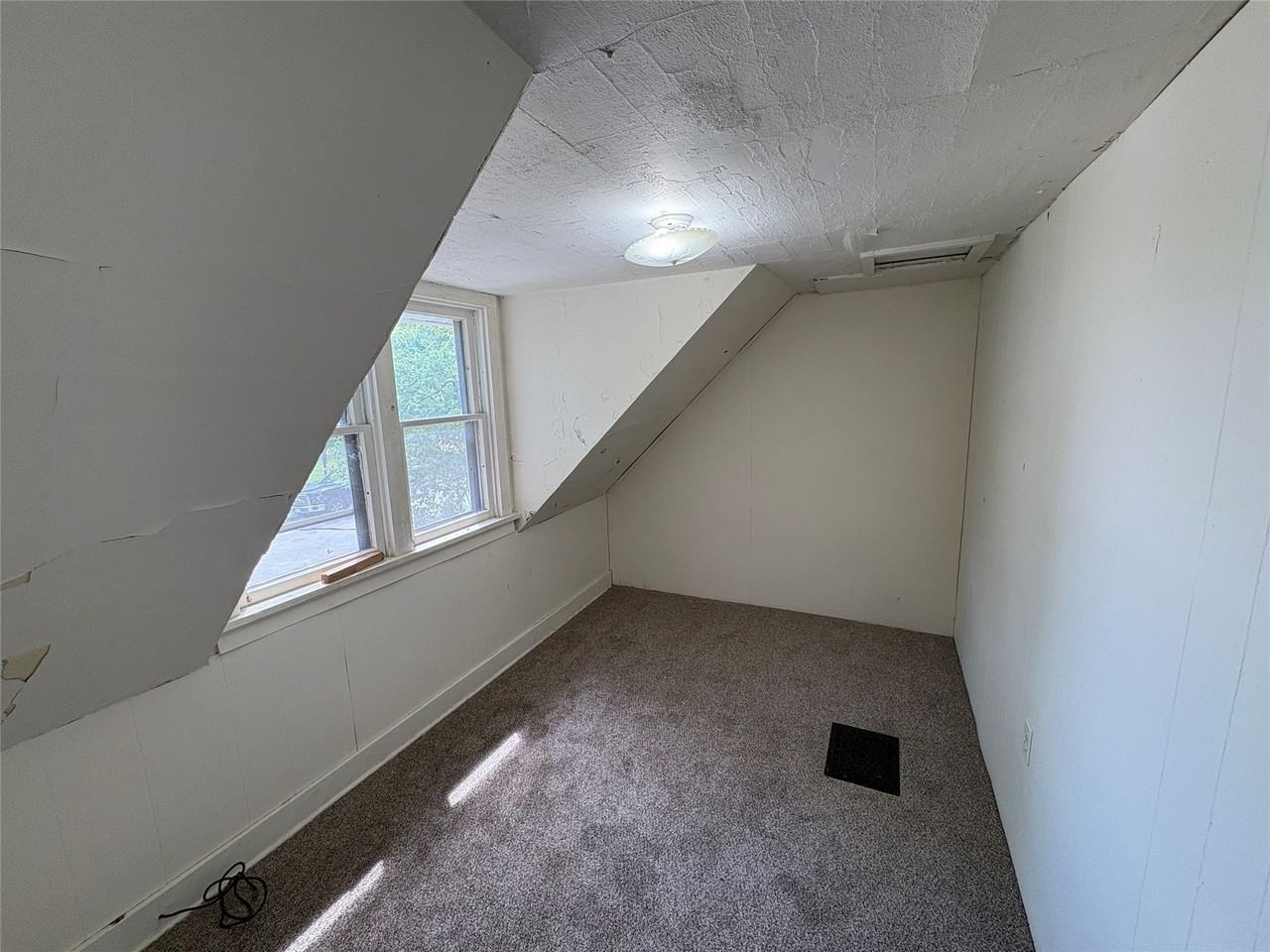 1809 6th St E - Photo 7 of 13