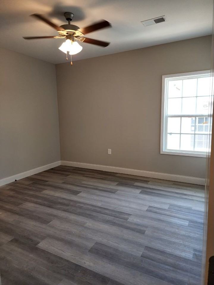 2 Bed 2 Bath - Photo 6 of 18