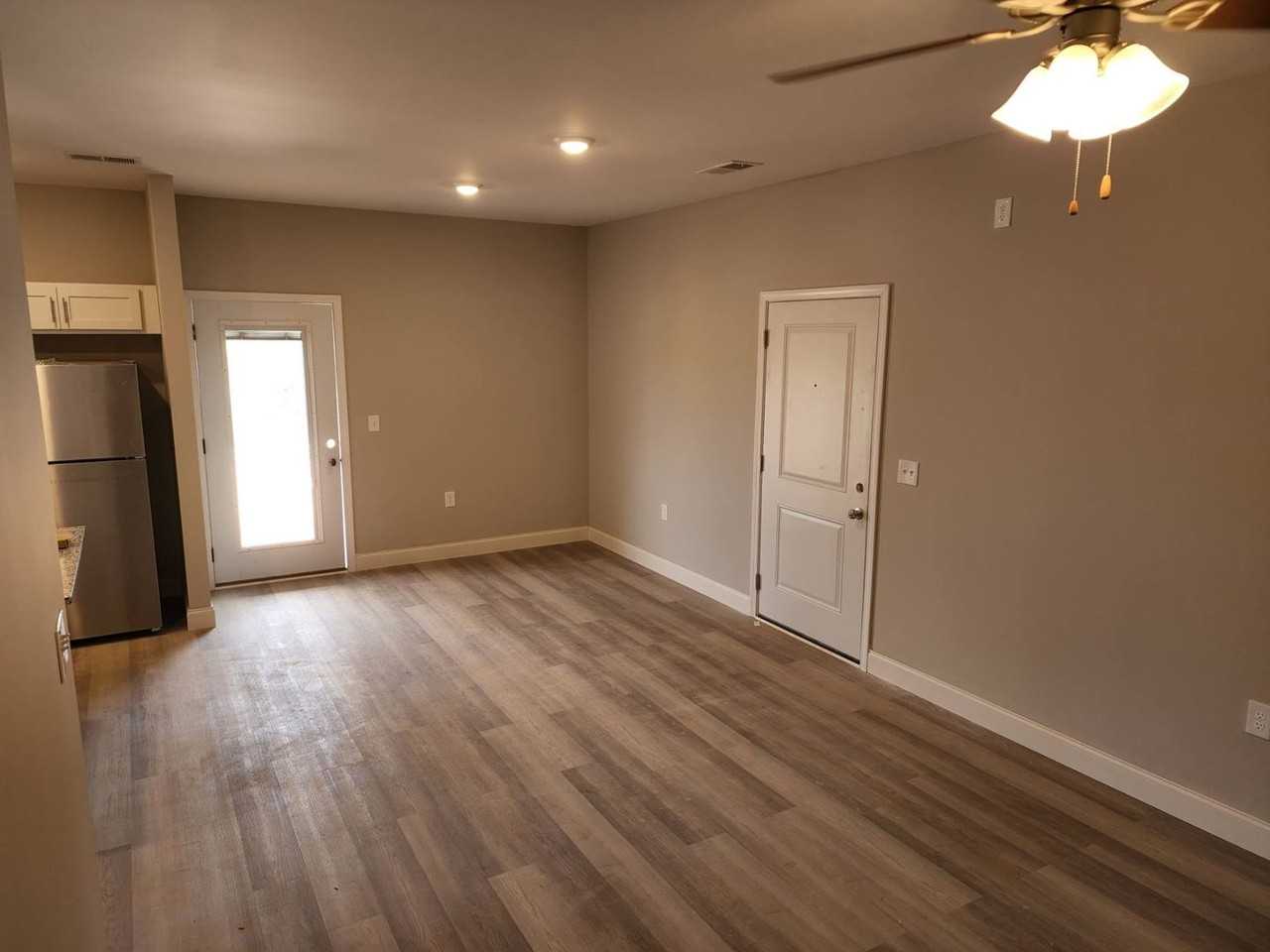 2 Bed 2 Bath - Photo 7 of 18