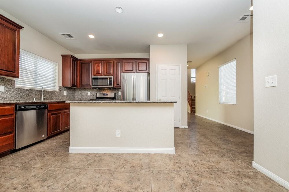 9150 Brilliant Prairie Ct - Photo 6 of 17