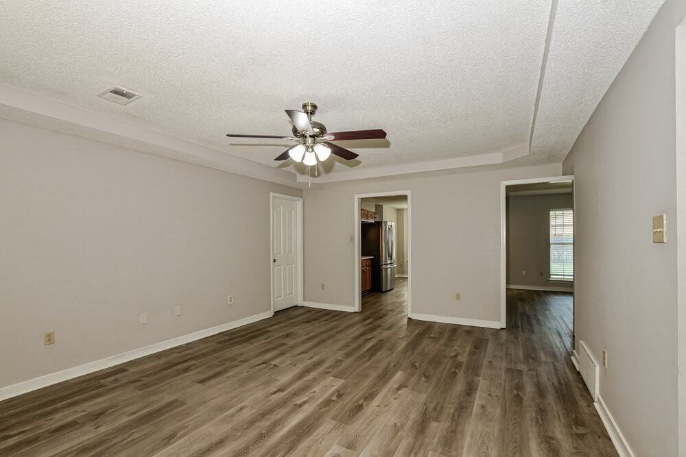 7163 Windsor Dr - Photo 3 of 16