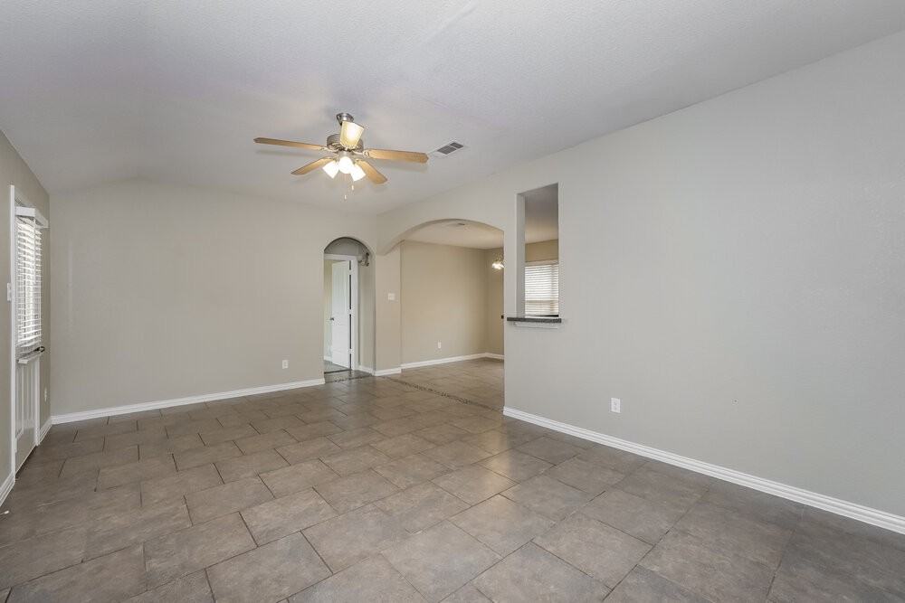 7609 Rainbow Creek Dr - Photo 3 of 16