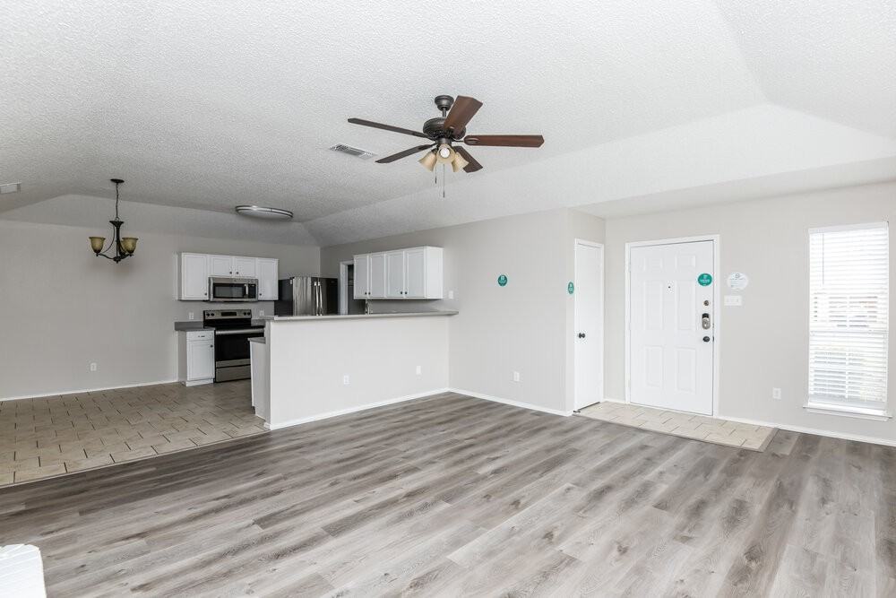 1504 Woodhall Way - Photo 5 of 16