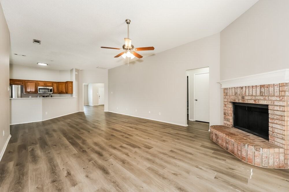 8551 Stetson Dr - Photo 3 of 16