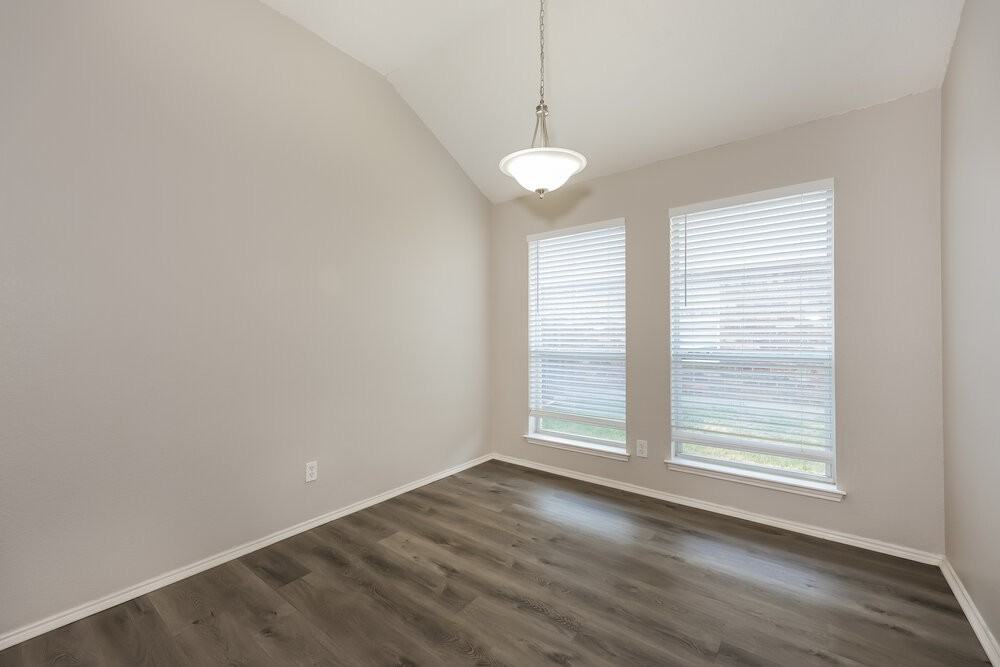 8551 Stetson Dr - Photo 5 of 16