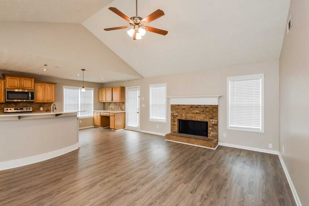 195 Trelawney Dr - Photo 4 of 17