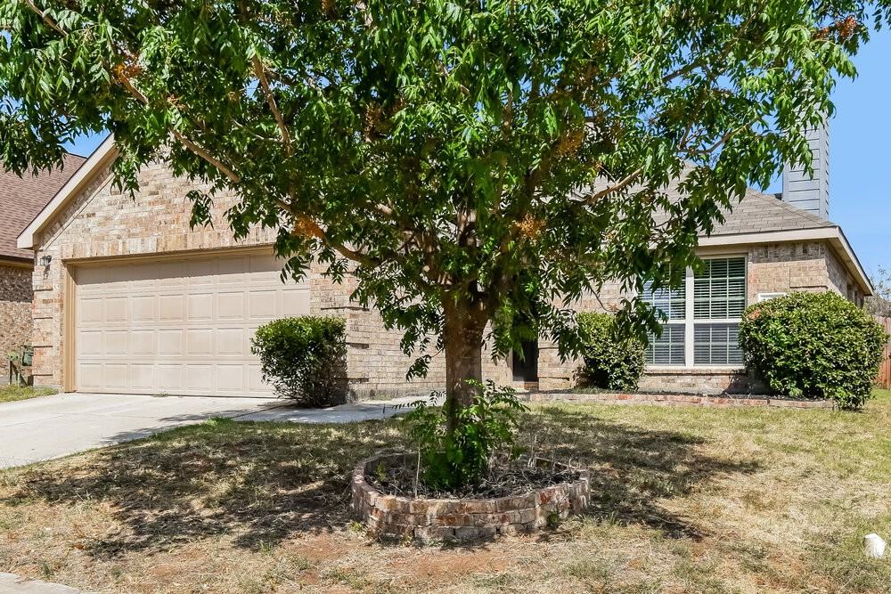 1429 Hawk Valley Dr - Photo 3 of 16