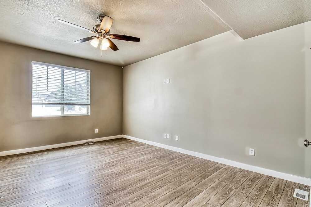 1083 W Osprey Dr - Photo 6 of 21