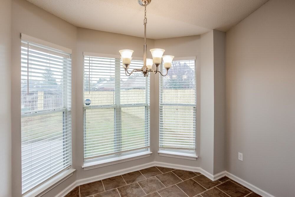 1800 Sarah Ann Dr W - Photo 5 of 16