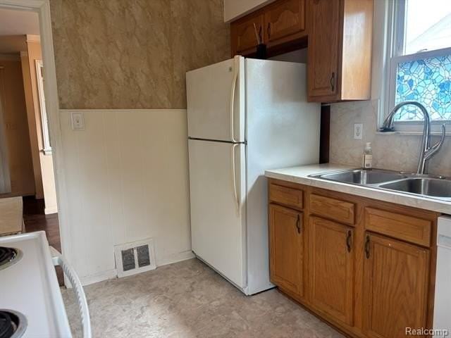 23071 Ithaca St - Photo 7 of 27