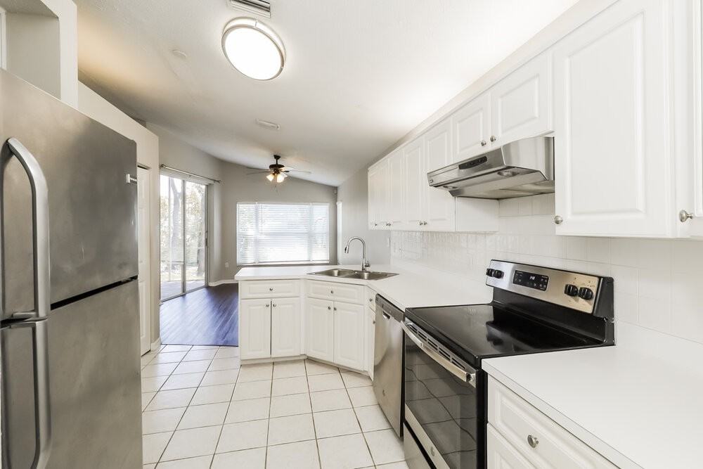 10836 New Brighton Ct - Photo 7 of 16