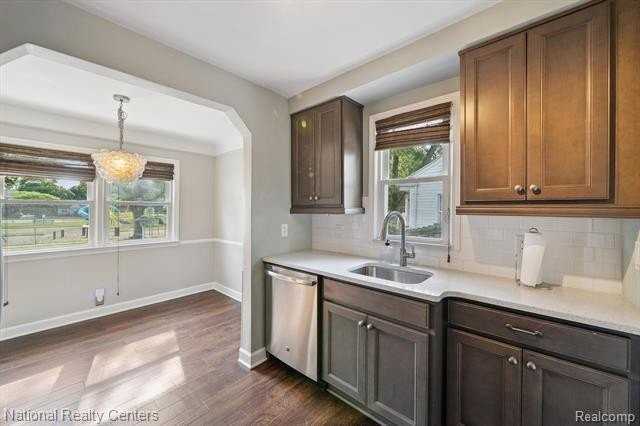 3047 Cummings Ave - Photo 5 of 15