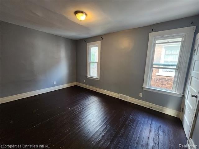 611 E Bethune St - Photo 2 of 8