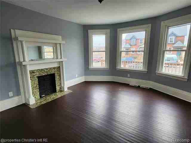 611 E Bethune St - Photo 4 of 8