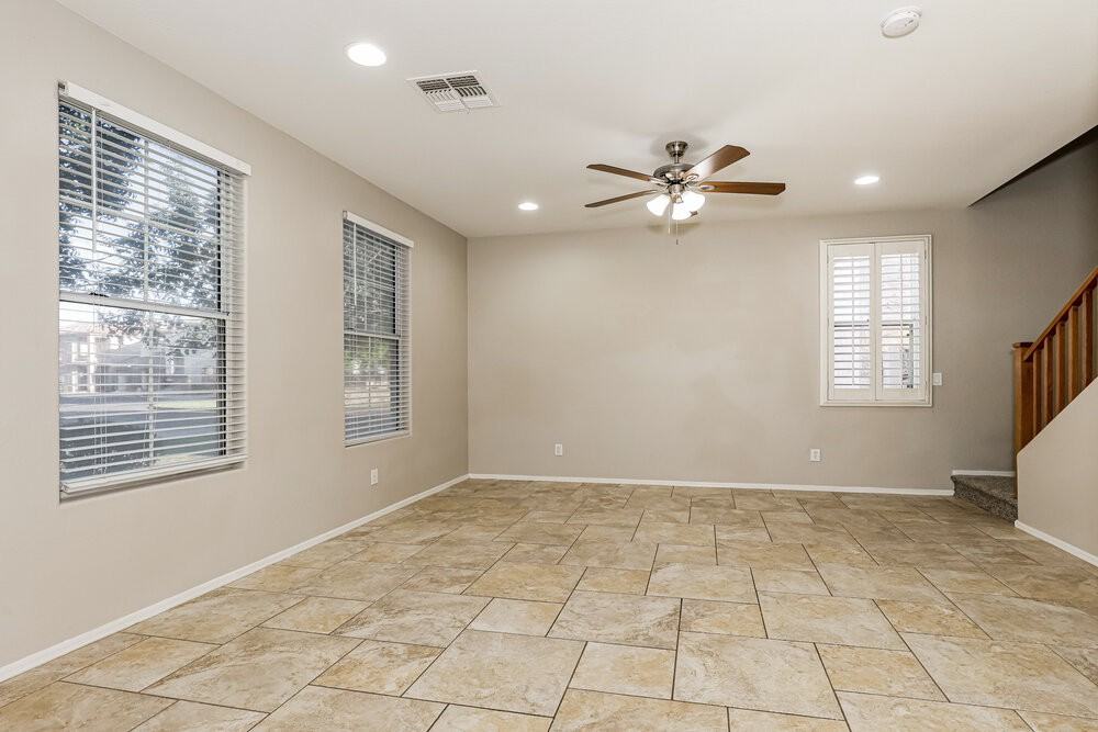 5416 W Fulton St - Photo 4 of 17